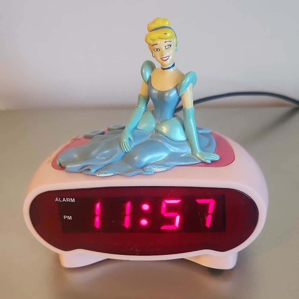 Disney Cinderella Digital Alarm Clock Pink DC94530 AC120V 60Hz 5W